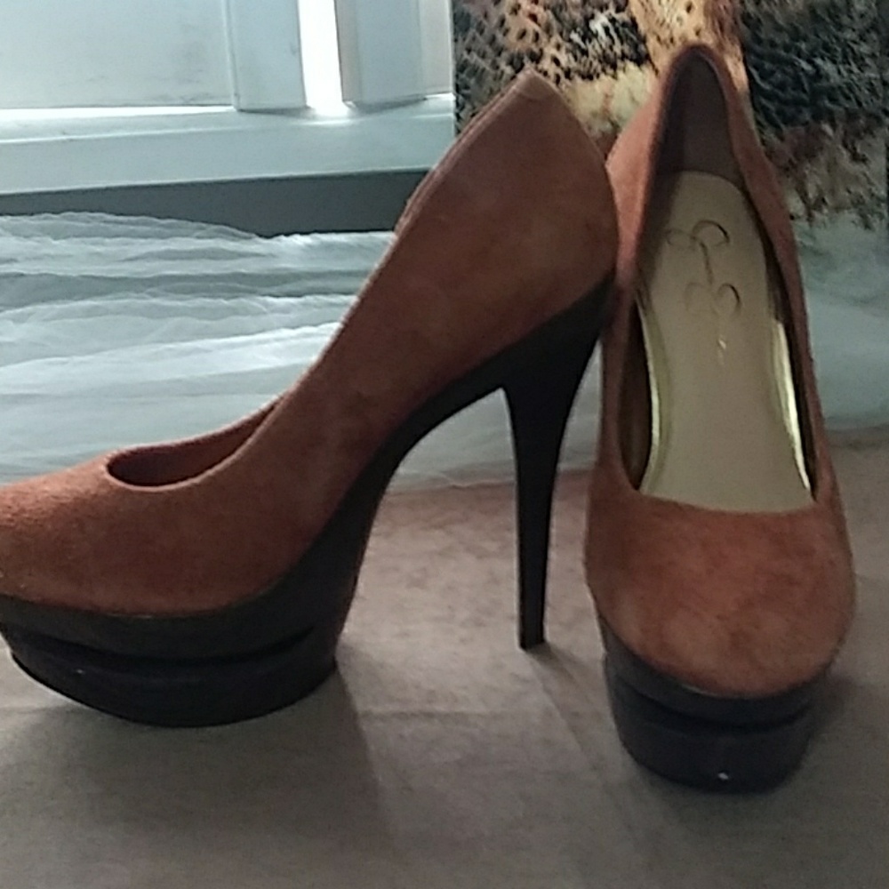 Shoes - Picture 2 of 4